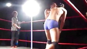 丝袜女摔跤狂虐,激情四溢的竞技对决