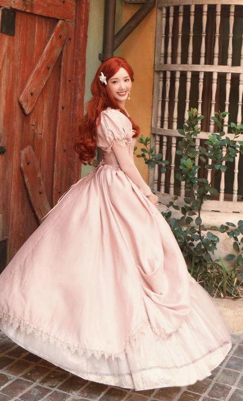 明星外穿束腰图片,外穿束腰潮流，塑造完美身形新趋势